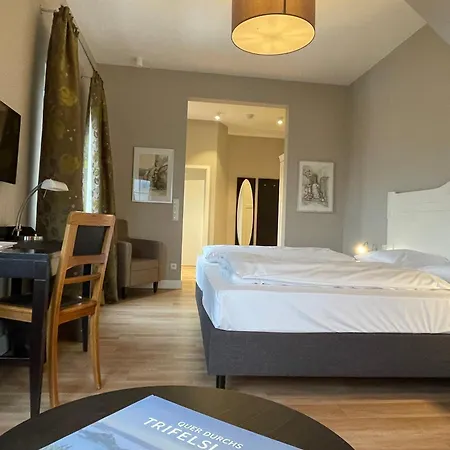 Waldfrieden - Design Trifft Budget Hotel Annweiler am Trifels