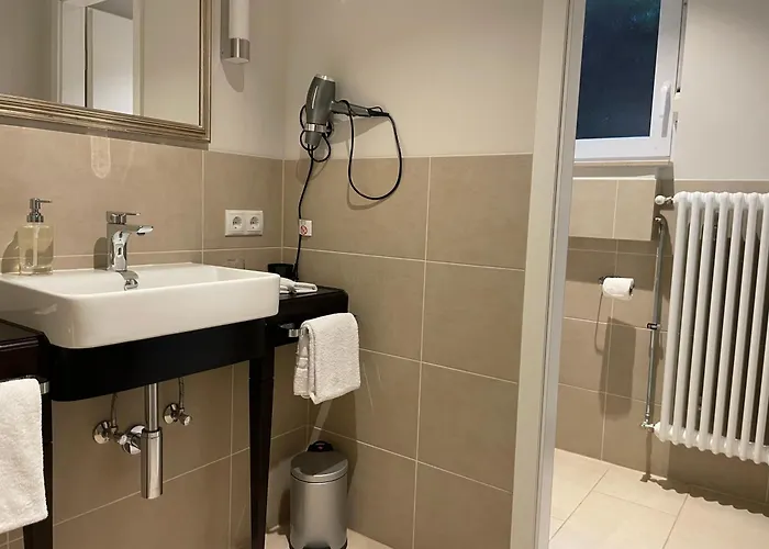 Hotel Waldfrieden - Zum Jugendstilhotel Annweiler am Trifels