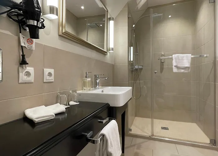 Отель Waldfrieden - Design Trifft Budget Аннвайлер-ам-Трифельс