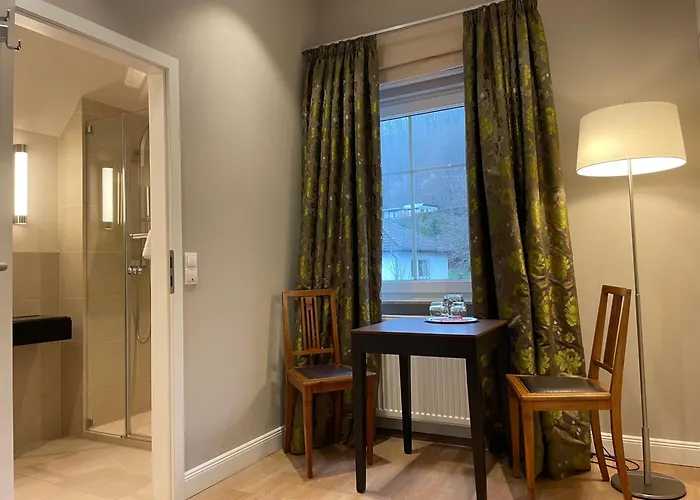 Отель Waldfrieden - Design Trifft Budget Аннвайлер-ам-Трифельс