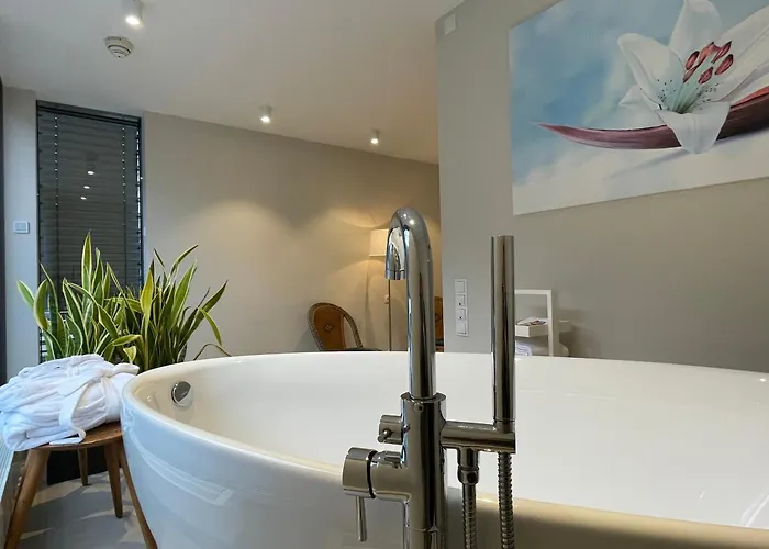 Waldfrieden - Design Trifft Budget Аннвайлер-ам-Трифельс