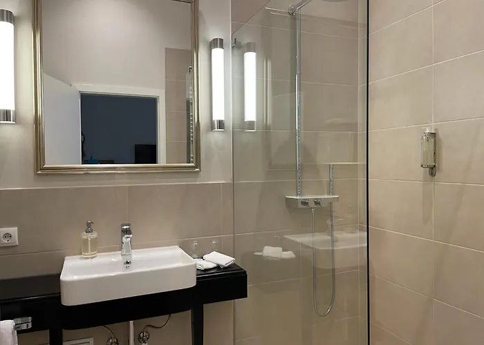 Отель Waldfrieden - Design Trifft Budget Аннвайлер-ам-Трифельс